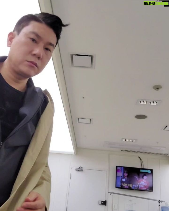 Lee Sang-min - 5.7K Likes - 잘샀어 요즘 난 코트가 길수록 좋아좋아~ 70프로 ㆍ할인에 20프로 캐시백 받았으니^^나는야 쇼핑 똑띠이~~ 시즌지났지만 오래입을수있는 ~~ #biancasaunders