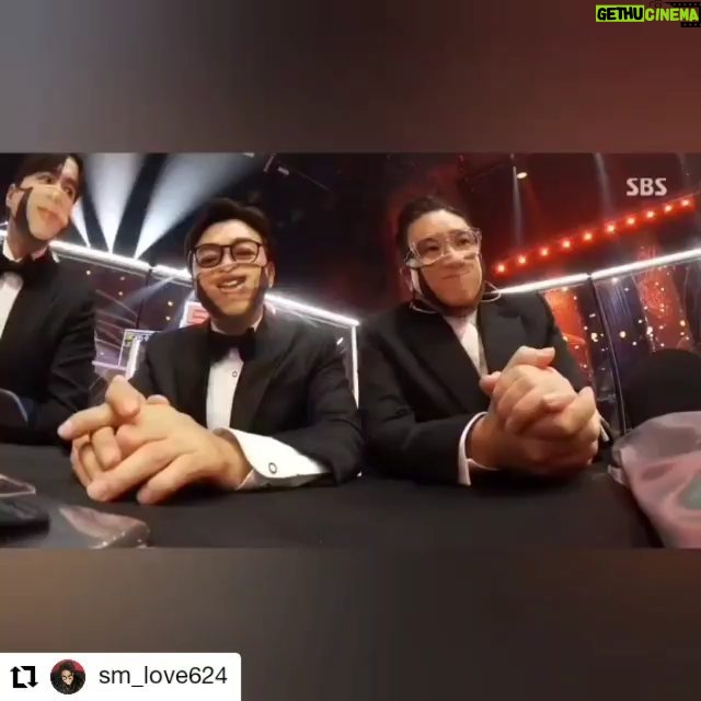 Lee Sang-min - 4.9K Likes - 탁재훈형 은 나에겐.. 평생 동반자 형 이고... 사랑합니다... 라고 말을 했어야했음... 머리가 하얘져서 그랬... #수상소감 #약속 #탁재훈 #까먹음 #삐침 #달래줌 까~악~~~~~~~