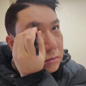 Lee Sang-min Instagram - #준비  오늘도 화이팅입니다 ^^ 감사합니다.. 그리고 사랑합니다. #셀프메이크업 #헤어스타일