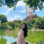 Lee Seo-yeon Instagram - 이거 왜 이제야 올리는지 나도 몰라요오😉 아람언니가 머리 다 말아줘서 인생샷 건졌댜..💚 cf) 이거 사진 찍을 때 완전 더웠음.. 마지막 사진이 찐 현실..!! 옷을 가만히 입고 있을 수 없는 더위였어....😵‍💫