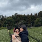 Lee Seo-yeon Instagram - 이제야 제주 온지 24시간 지났다! 어제 급하게 산 카메라가 망가지는 엄청난 일이 있었지만.. 눈과 바람 때문에 도로가 막히구 가고싶었던 해변에 출입을 못하는 일도 있었지만.. 그래도 행복했다:) 그리구 사진은 세상에서 제일 귀여운 우리 할무니🧡 내일은 더 행복하자! _ 2024.01.21~2023.01.25 #jeju