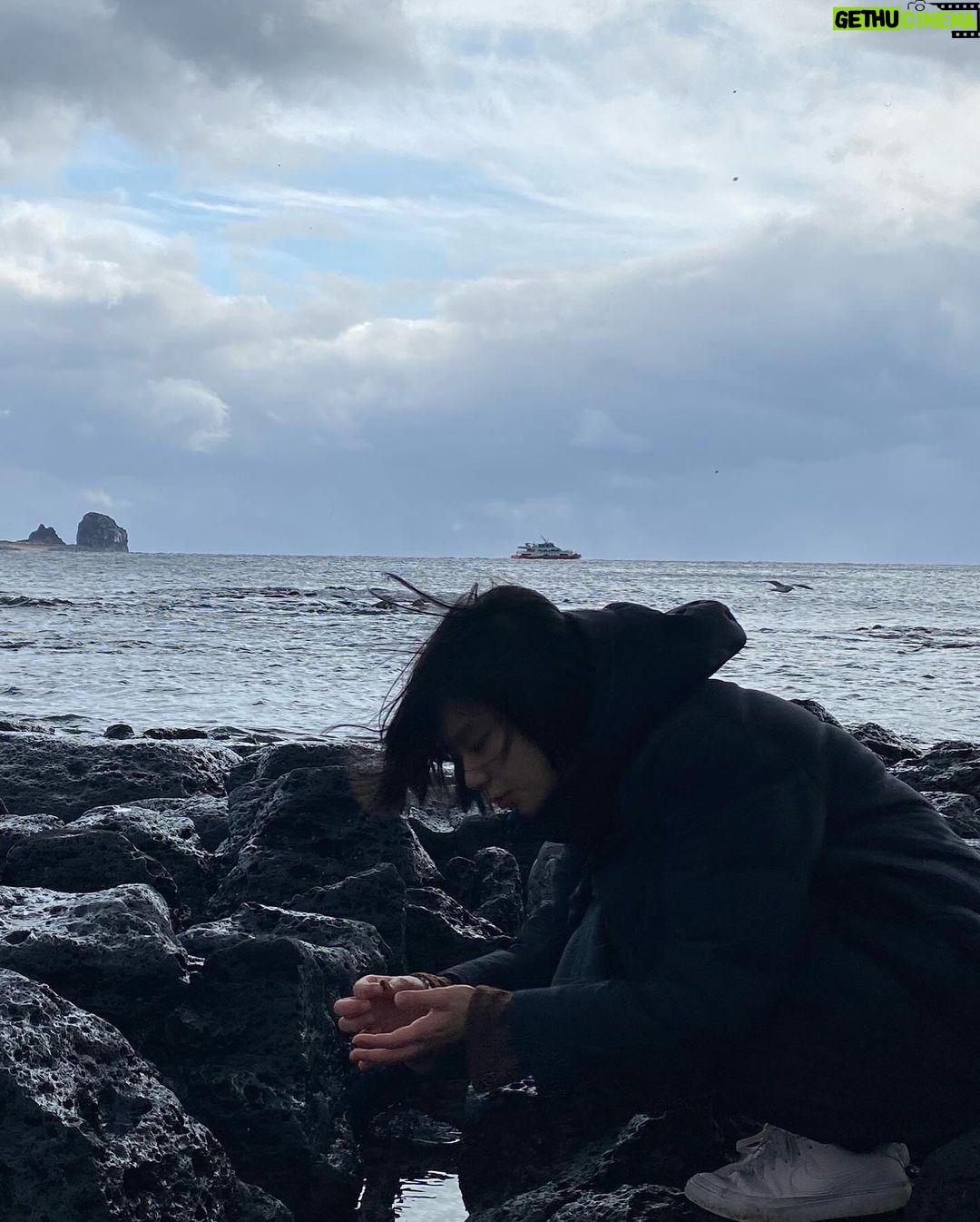 Lee Seo-yeon Instagram - 🌊 2024.01.21~2024.01.25 #jeju