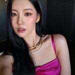 Lee Sun-mi Instagram - Green or Pink❔️ Bangkok, Thailand