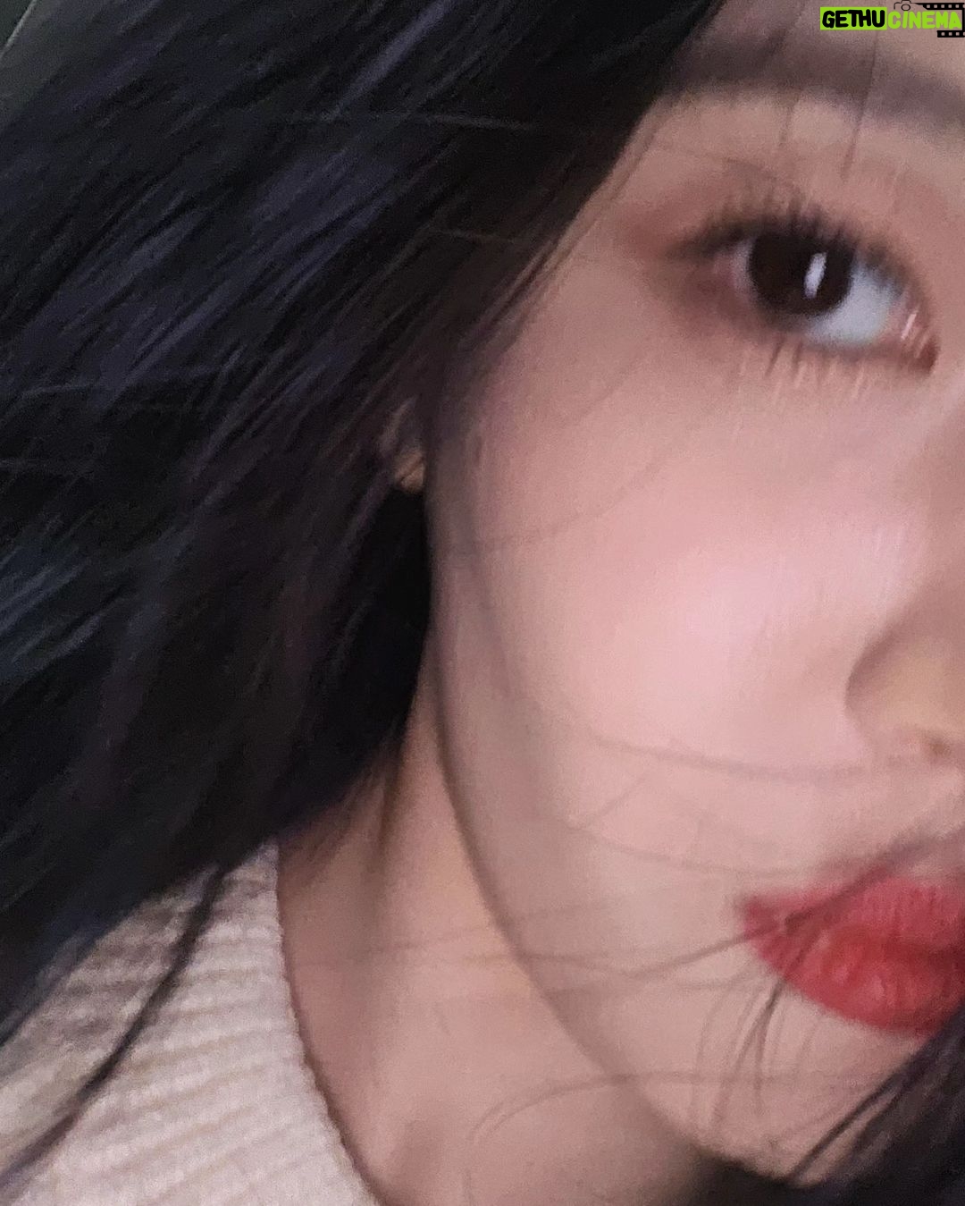 Lee Sun-mi Instagram - H A P P Y N E W Y E A R 💗 새 해 복 많 이 받 으 세 요 🙇🏻♀️💓 Bangkok, Thailand
