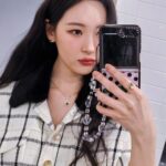 Lee Sun-mi Instagram - 🌚🌝