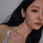 Lee Sun-mi Instagram - Red or Silver?
