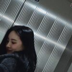 Lee Sun-mi Instagram - 😗🖤