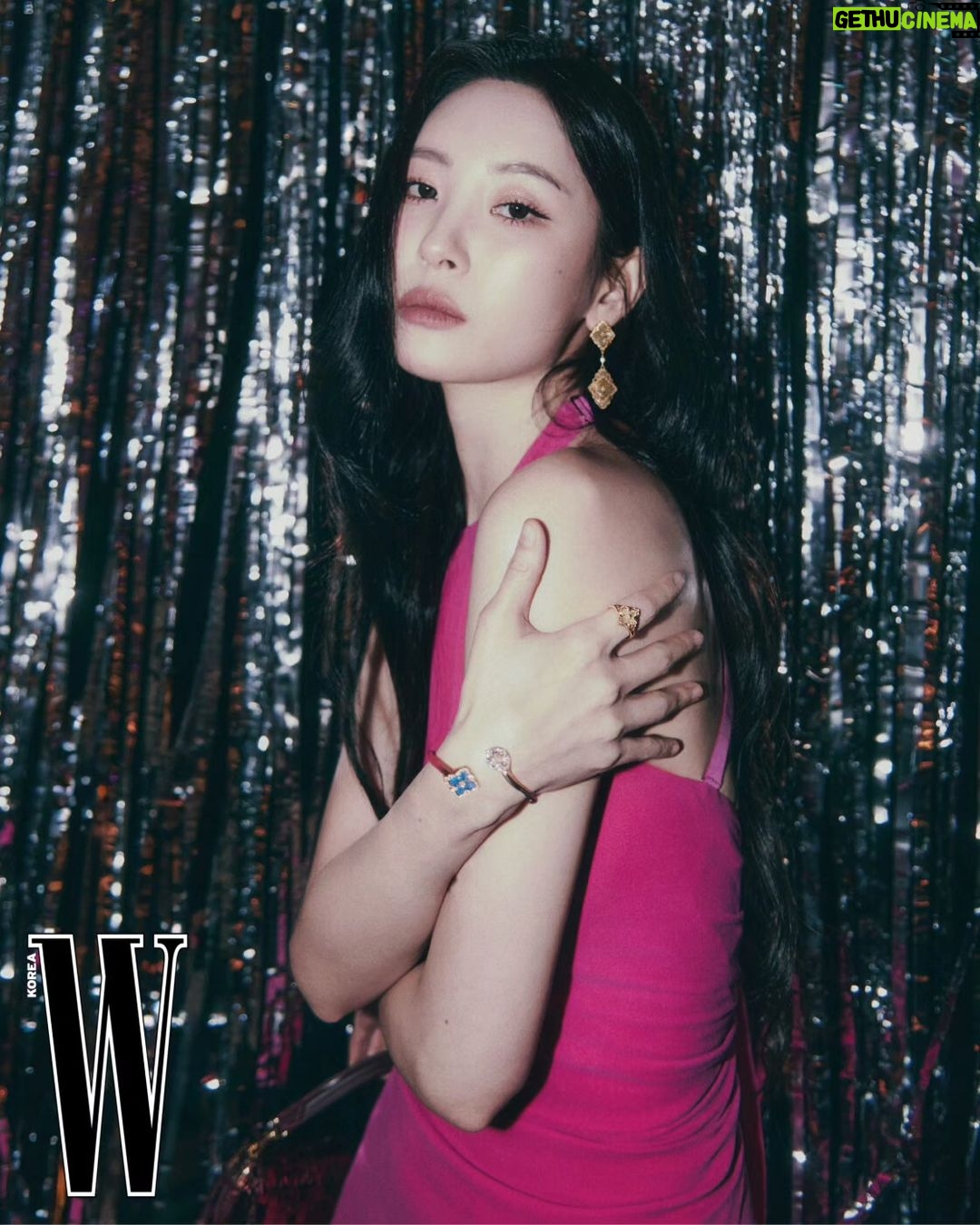 Lee Sun-mi Instagram - đđĒŠđ @wkorea