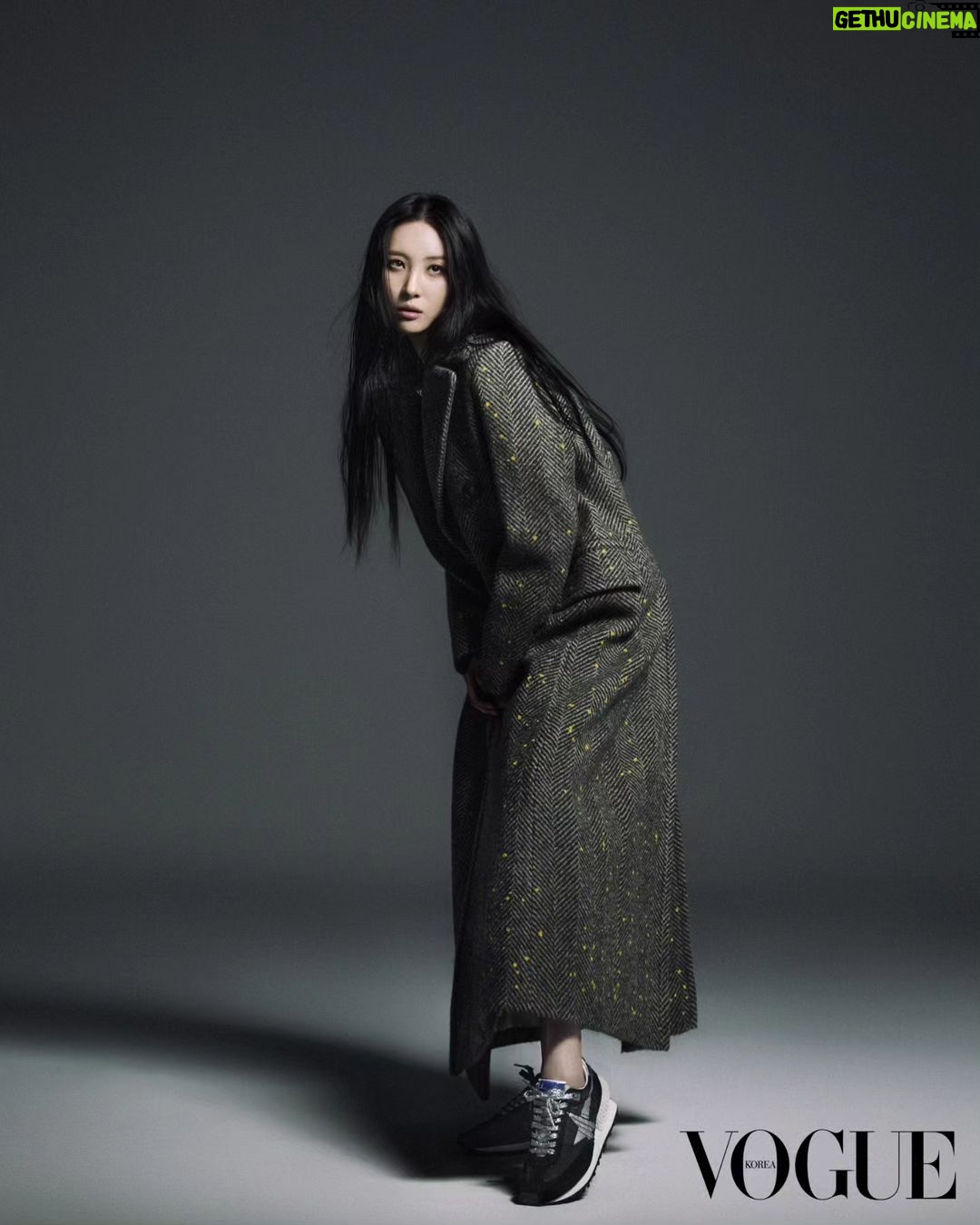 Lee Sun-mi Instagram - 🖤 @voguekorea @goldengoose