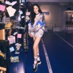 Lee Sun-mi Instagram - What a lovely night @goldengoose 💙 #GoldenGoose #골든구스 #RunAfterYourDreams #골든구스마라톤팝업 #골든구스마라톤 성수동