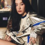 Lee Sun-mi Instagram - No matter what, run after your dreams🏃🏻‍♀️💙 @goldengoose #GoldenGoose #RunAfterYourDreams