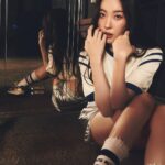 Lee Sun-mi Instagram - No matter what, run after your dreams🏃🏻‍♀️💙 @goldengoose #GoldenGoose #RunAfterYourDreams