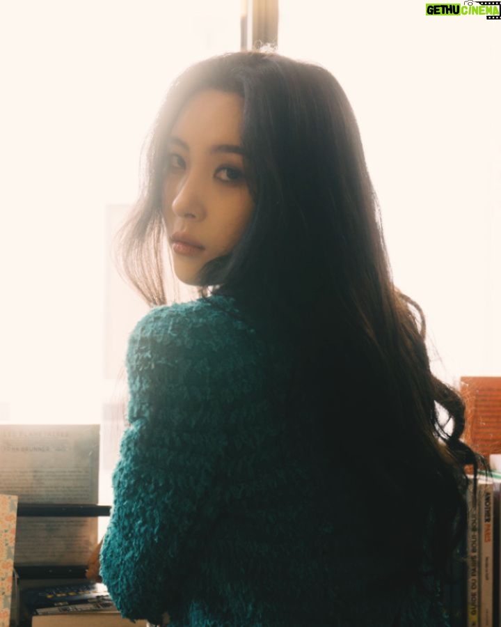 Lee Sun-mi Instagram - 🖤 @voguekorea @balmain Paris, France