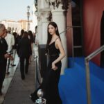 Lee Sun-mi Instagram - Beautiful moments in Venice @goldengoose #HAUSofDreamers #GoldenGoose #하우스오브드리머 #골든구스 Venice, Italy