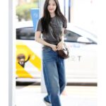 Lee Sun-mi Instagram - 🖤🖐🏼