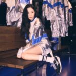 Lee Sun-mi Instagram - What a lovely night @goldengoose 💙 #GoldenGoose #골든구스 #RunAfterYourDreams #골든구스마라톤팝업 #골든구스마라톤 성수동