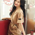 Lee Sun-mi Instagram - Feelin spring here☺️💛 @peuterey_kr @peuterey #peuterey #페트레이