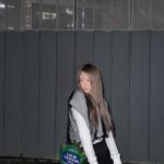 Lee Sung-kyoung Instagram - 🖤걸으니까 진짜좋댜 골목골목 다니기 밤공기 마음껏 담아내기 #LVPrefall23 #LouisVuitton #AD