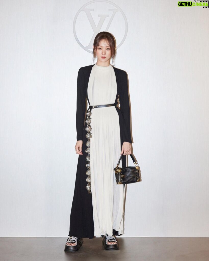 Lee Sung-kyoung Instagram - #LVPrefall23 #LouisVuitton #AD