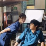 Lee Sung-kyoung Instagram - 의국에서, 수쌤 은탁쌤이 찍어준 수술실앞 비하인드, 그리고 같이 재롱부리기 성공😙 오예