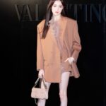 Lee Sung-kyoung Instagram – @maisonvalentino 😘

멋진사진 감사합니다❤️👍🏻