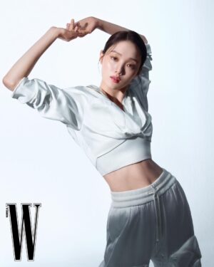 Lee Sung-kyoung Instagram - Hi! Shiseido💋❤️

#Shiseido
#시세이도