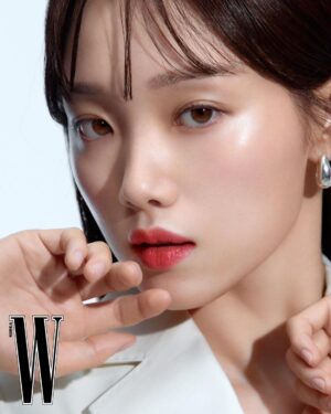 Lee Sung-kyoung Instagram - Hi! Shiseido💋❤️

#Shiseido
#시세이도