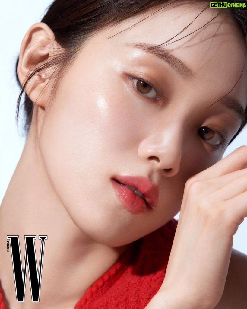 Lee Sung-kyoung Instagram - Hi! Shiseido💋❤️ #Shiseido #시세이도