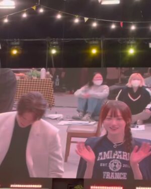 Lee Sung-kyoung Instagram - 놀토 쳬고👍🏻 
엄청 긴장했는데 영광이특집으로 만들어주심
화면에 나온다고 신난 키큰이 둘 😛