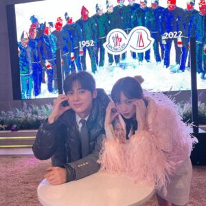 Lee Sung-kyoung Instagram - 옵티머스황을 또 조종하였다 오바🫡