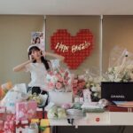 Lee Sung-kyoung Instagram – 🤍 220810
늘 행복한 생일로 만들어주셔서 감사해요.
모든 마음에 감사해요