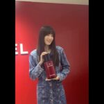 Lee Sung-kyoung Instagram - 레드까멜리아😘❤️ #N1DECHANELGARDEN #RedCamelliaSerum
