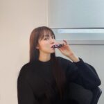 Lee Sung-kyoung Instagram – 올해는 심하게 건강하기로 약속😜
대기실 도착 후 첫번째로 다같이 종합비타민 챙겨먹기😘 #GNM