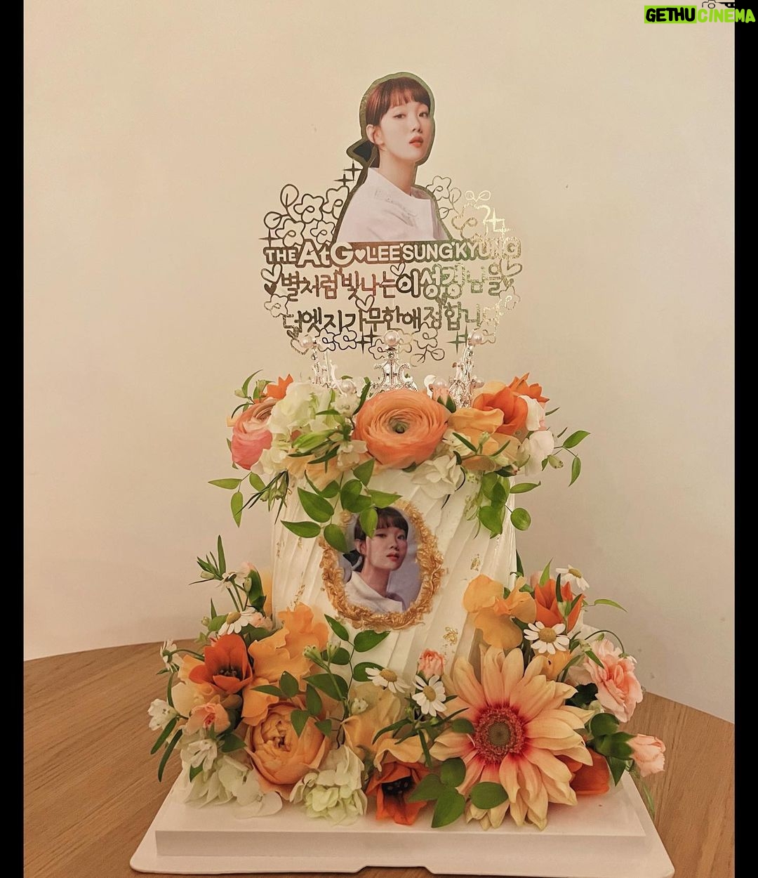 Lee Sung-kyoung Instagram - 늘 사랑 듬뿍 담아 함께해주는 #더엣지 항상 고마워요❤️