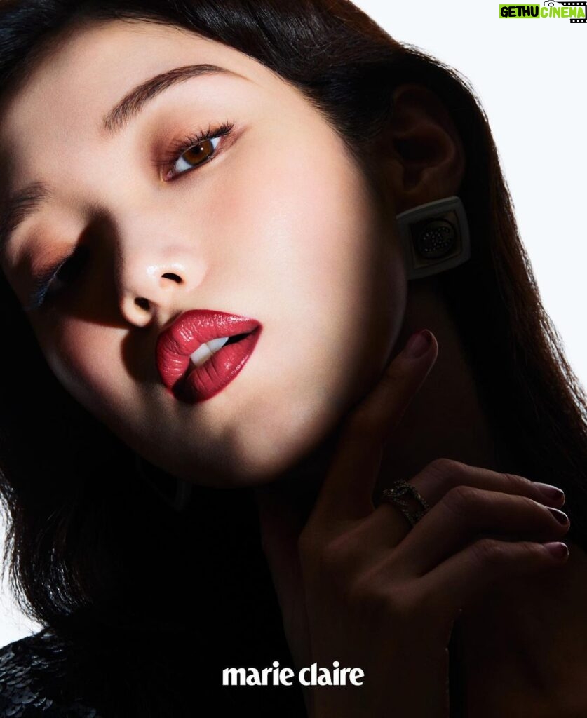 Lee Sung-kyoung Instagram - Chanel Beauty 💋❤️