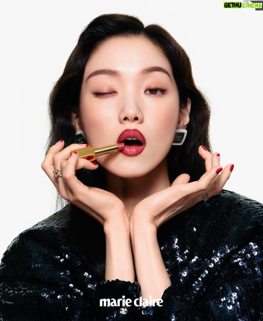 Lee Sung-kyoung Instagram - Chanel Beauty 💋❤️