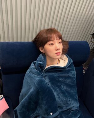 Lee Sung-kyoung Instagram - 별똥별 열심히 촬영하고 있더여⭐️
정시니가 없어서 보내준 마음들 인증도 늦고 미안해요😭
보고싶다 얼릉❣️ 좀만 기다려!!!
