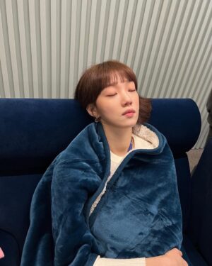 Lee Sung-kyoung Instagram - 별똥별 열심히 촬영하고 있더여⭐️
정시니가 없어서 보내준 마음들 인증도 늦고 미안해요😭
보고싶다 얼릉❣️ 좀만 기다려!!!