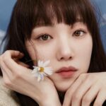 Lee Sung-kyoung Instagram - 🖤