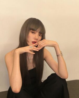 Lee Sung-kyoung Instagram - 💎