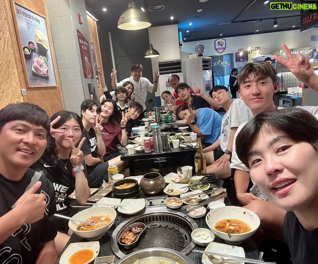 Lee Yeong-jin Instagram - đĽ
â˝ď¸đđťââď¸ ěë§, ë 골 ëŁě´ě. đŠľ