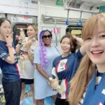 Lee Yeong-jin Instagram - 품절대란으로 아쉬운대로 메시였지만, 먼저간 일행부터 인터뷰까지 해내고 온 마지막 일행까지. 한 명도 빠짐없이 웃으며 폭염과 싸운 전우들. 💙