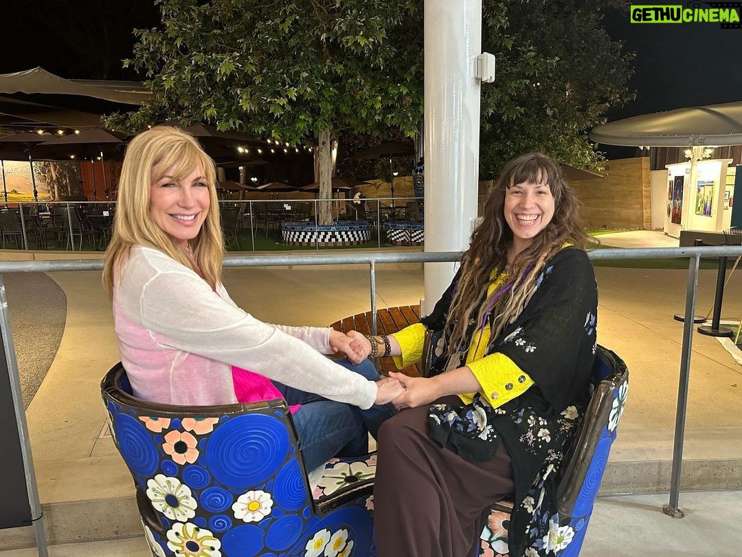 Leeza Gibbons Instagram - Leksy and I found this sweet hand designed chair/art at The Pageant of The Masters in Laguna Beach. Cute n cozy, right? #art #mygirl Laguna Beach, Ca