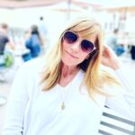 Leeza Gibbons Instagram - Time for a new week...another chance to try, to mess up, get it right or just move forward. I hope whatever is ahead for you, that it unfolds exactly as it should. #newbeginnings #makethemostofit