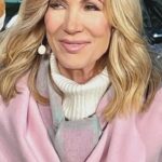 Leeza Gibbons Instagram - It was glorious being part of a tradition as beautiful and iconic as the Rose parade. It's a privilege for which I'm very grateful. I love my work, especially when I get to do it with the best in the business! Thank you @ktla5news crew @marksteines @chrisktla @sierra_mommy @bhileman007 #bestteamever #startoffgreat #tellthestory #gratefulandgrounded