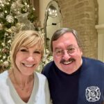 Leeza Gibbons Instagram - Just me n my big brother! Grateful for family always...especially at Christmas. 🤶 #olderbrother #meinthemiddle #holidaylaughs
