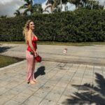 Lele Pons Instagram - BEST GIFT !! Happy Valentine’s DAY 🙏🏼🧸❤️