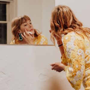 Lenka Instagram - Getting ready, pic by  @ainsliecophotography ☀️