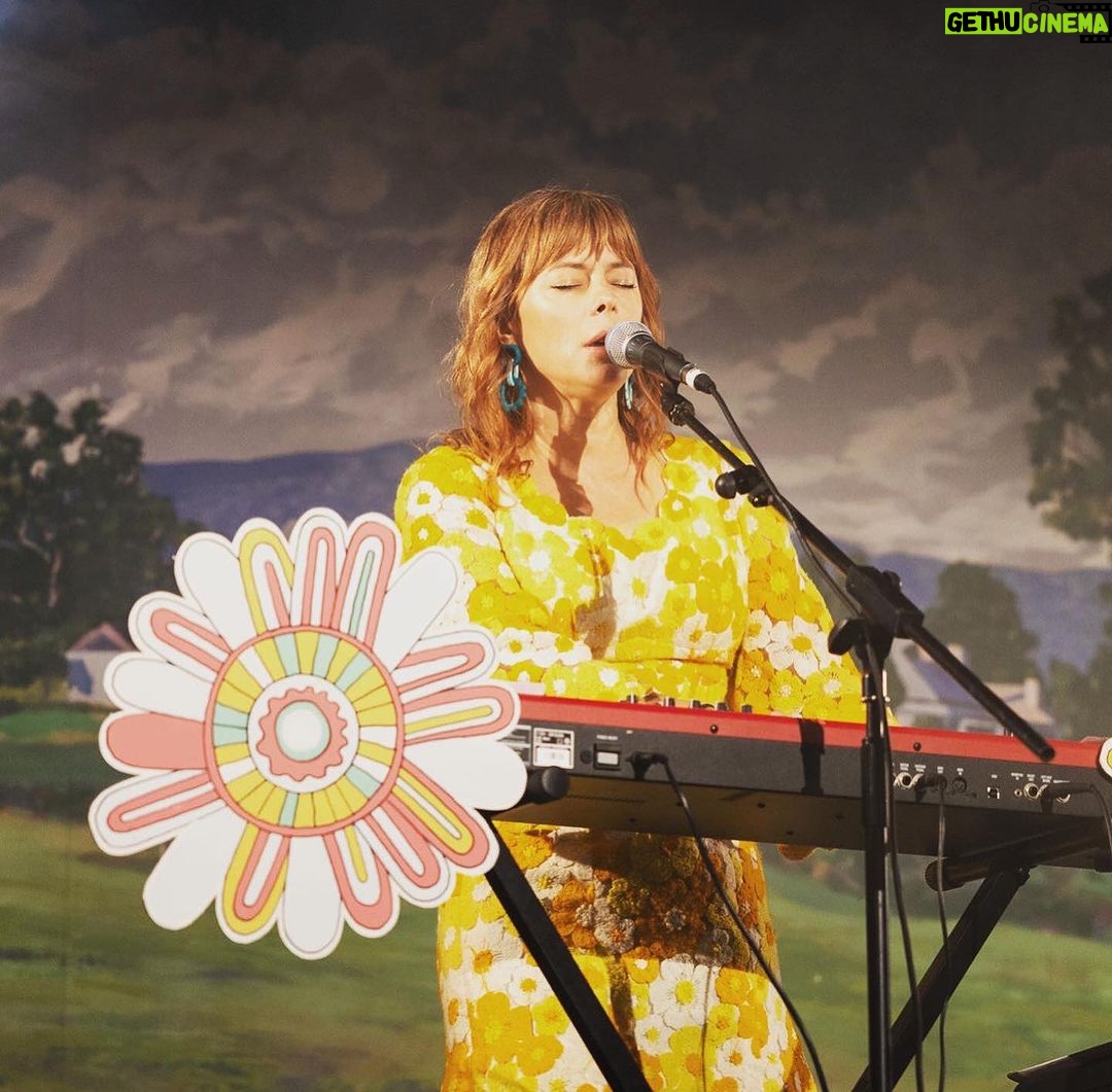 Lenka - 551 Likes - Feeling the vibes in Berry last weekend.
😌🌸⛅️