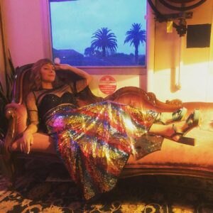 Lenka Instagram - #BTS shots from touring and making Intraspectral... 

Oh, the GLAMOUR ✨

Link to stream via profile if you haven’t already! 🌈
